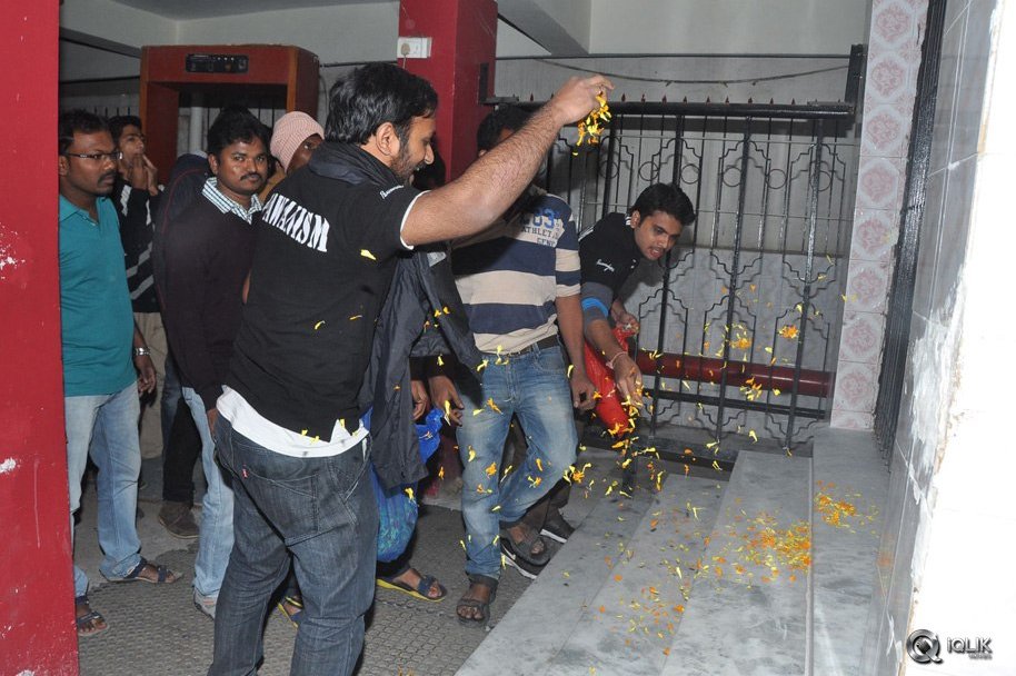 Gopala-Gopala-Benefit-Show-at-Shiva-Parvathi